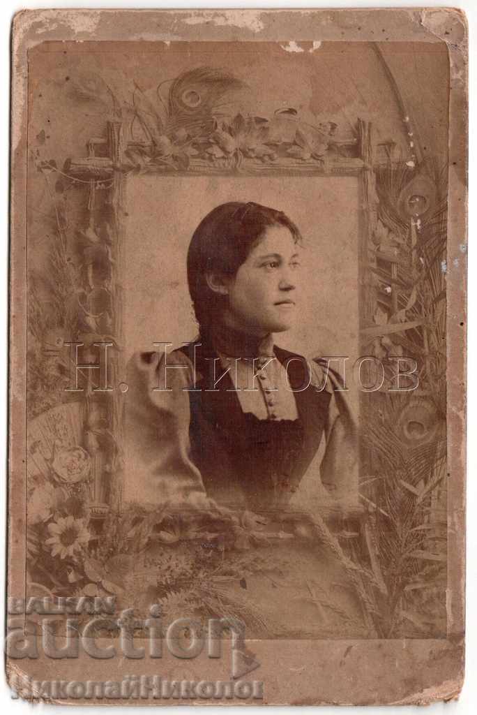 OLD PICTURE CARDBOARD YOUNG WOMAN SIZE ≈ 16 x 10.5 cm A961