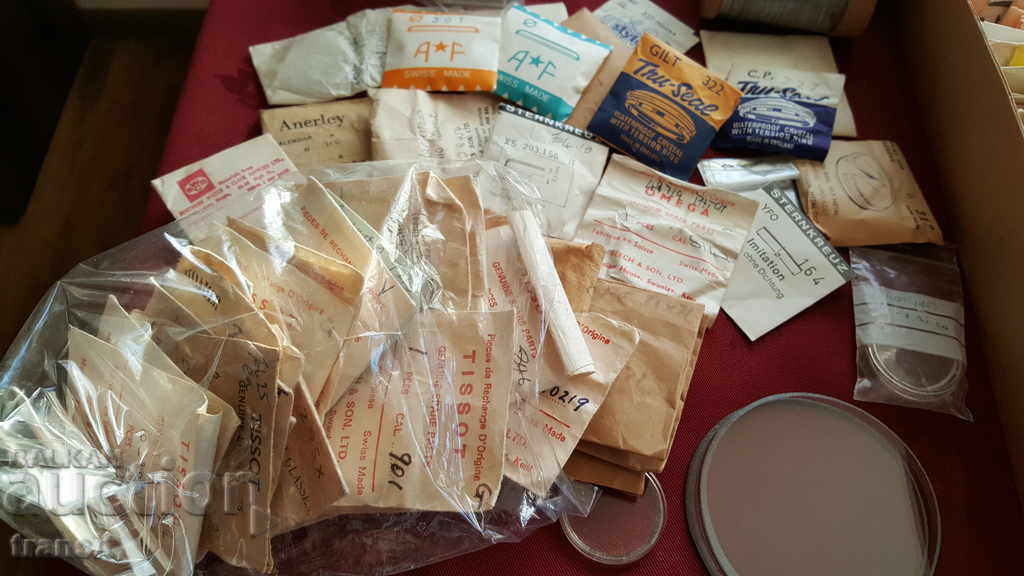 Delivery of Glass for Omega, Tissot, Rolex mega lot 3500 watches + glasses Delivery of Glass for Omega, Tissot, Rolex mega lot 3500 watches + glasses