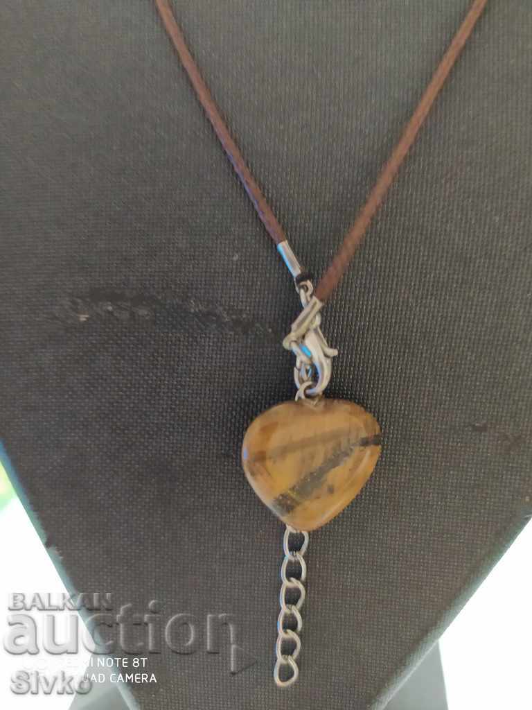 Natural stone heart necklace with price 2.99 BGN | € 1.53 Natural stone heart necklace with price 2.99 BGN | € 1.53