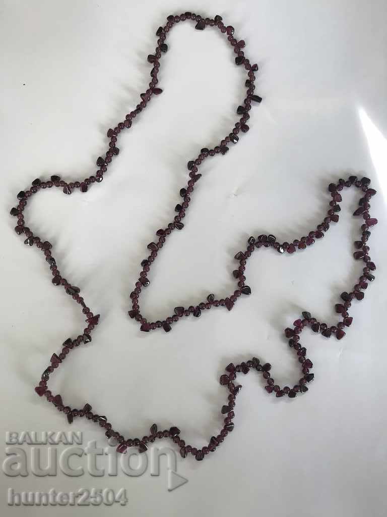 Necklace -116 cm, processed garnet