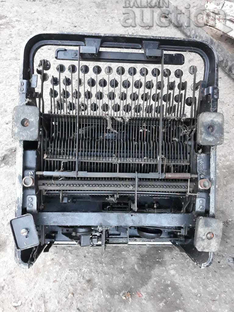 ZETA Z zbrojovka Brno antique typewriter WWII - 6 ZETA Z zbrojovka Brno antique typewriter WWII - 6