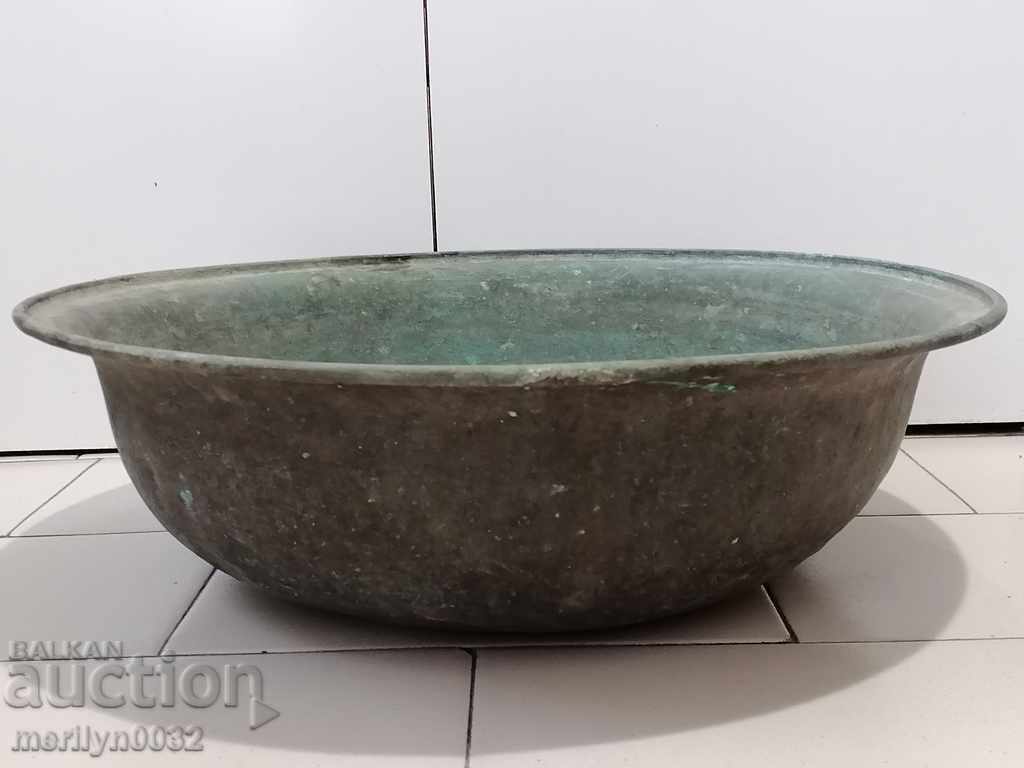 Tinned basin, copper pot, baker, trough with price 127.00 BGN | € 64.93 Tinned basin, copper pot, baker, trough with price 127.00 BGN | € 64.93