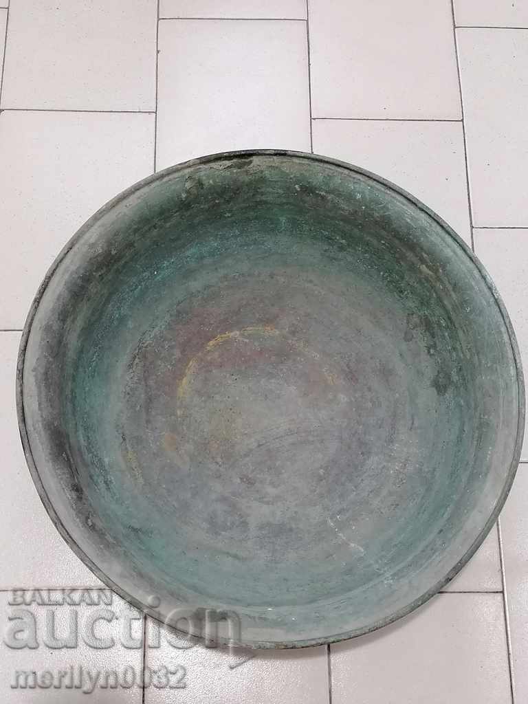 Tinned basin, copper pot, baker, trough