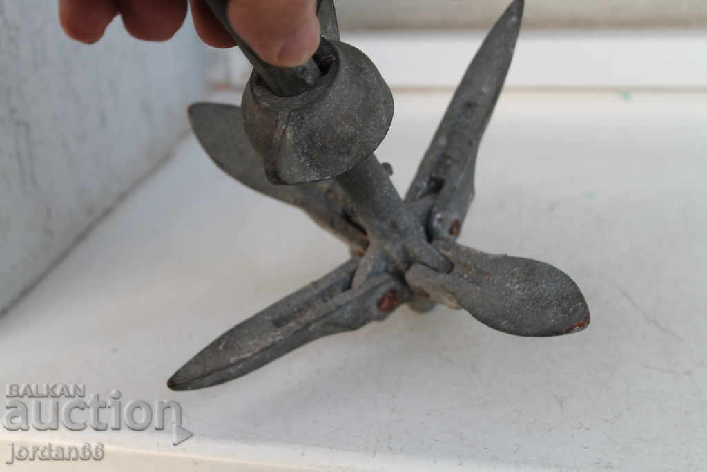 A small anchor with price 90.00 BGN | € 46.02 A small anchor with price 90.00 BGN | € 46.02