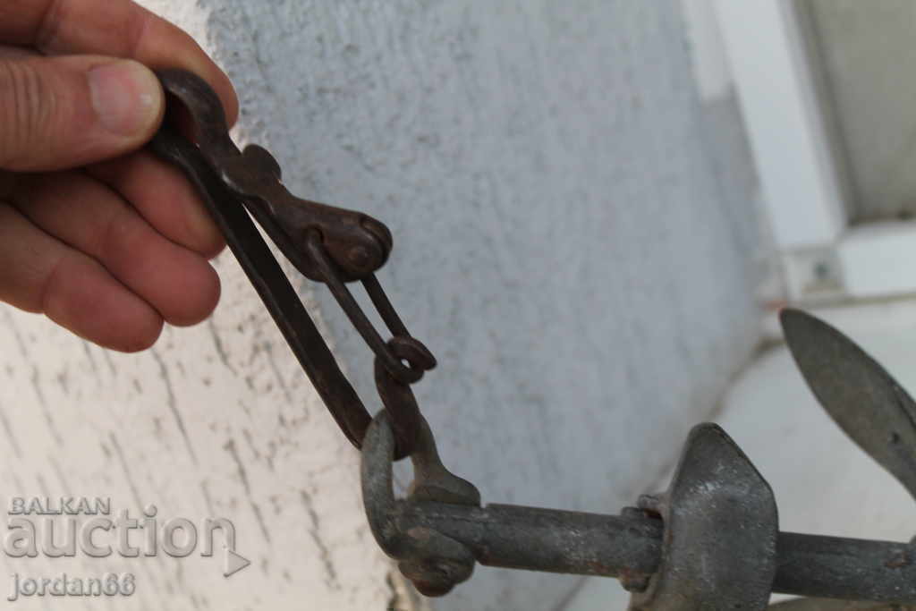 Delivery of A small anchor Delivery of A small anchor