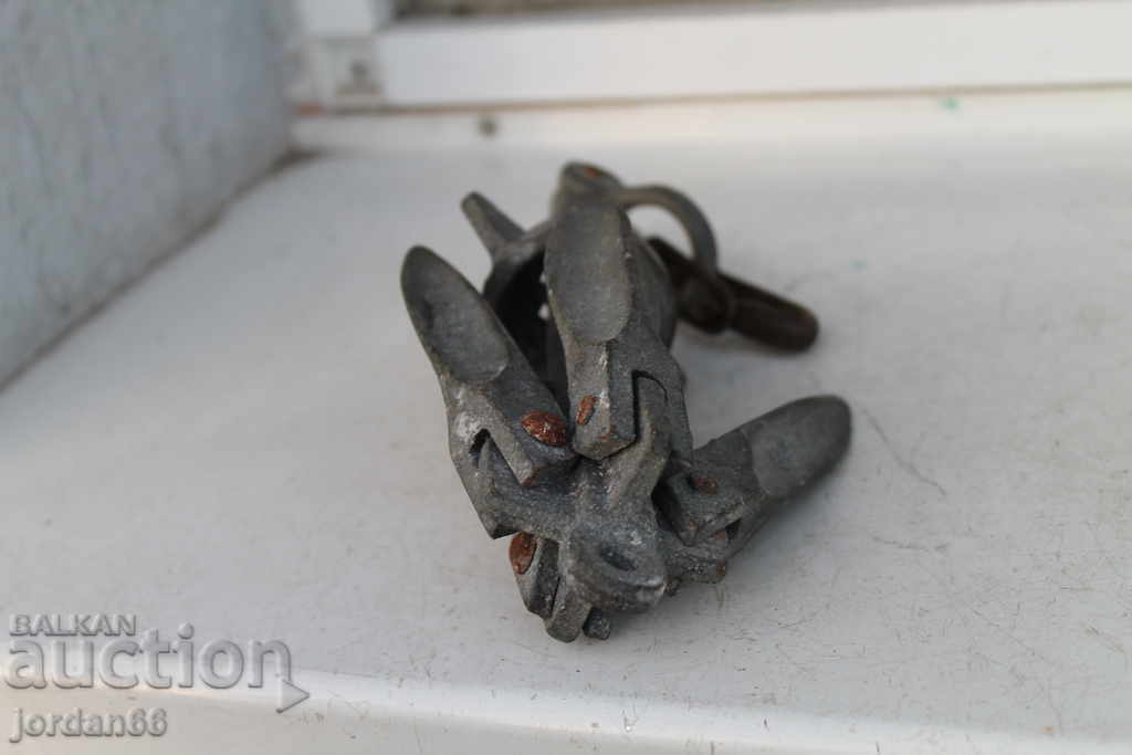 A small anchor - 5 A small anchor - 5