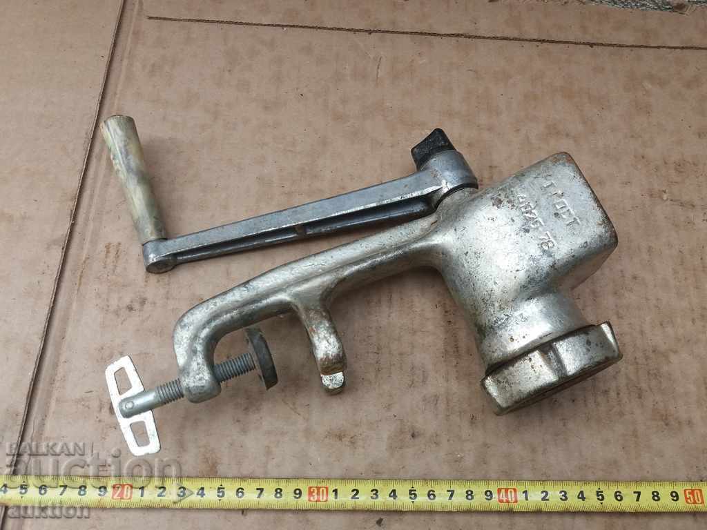 EXCELLENT HAND-HELD MEAT GRINDER with price 14.99 BGN | € 7.66 EXCELLENT HAND-HELD MEAT GRINDER with price 14.99 BGN | € 7.66
