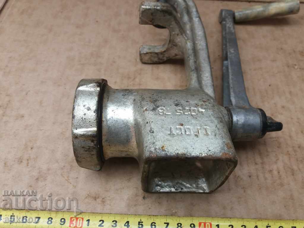 Delivery of EXCELLENT HAND-HELD MEAT GRINDER Delivery of EXCELLENT HAND-HELD MEAT GRINDER