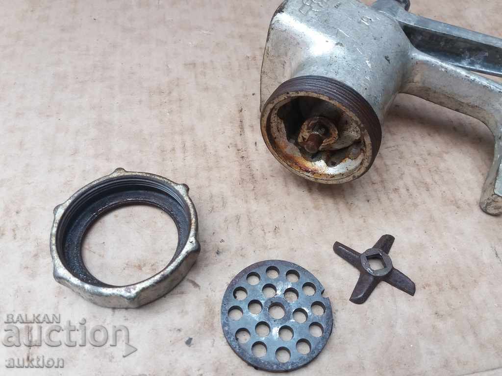 EXCELLENT HAND-HELD MEAT GRINDER - 6 EXCELLENT HAND-HELD MEAT GRINDER - 6