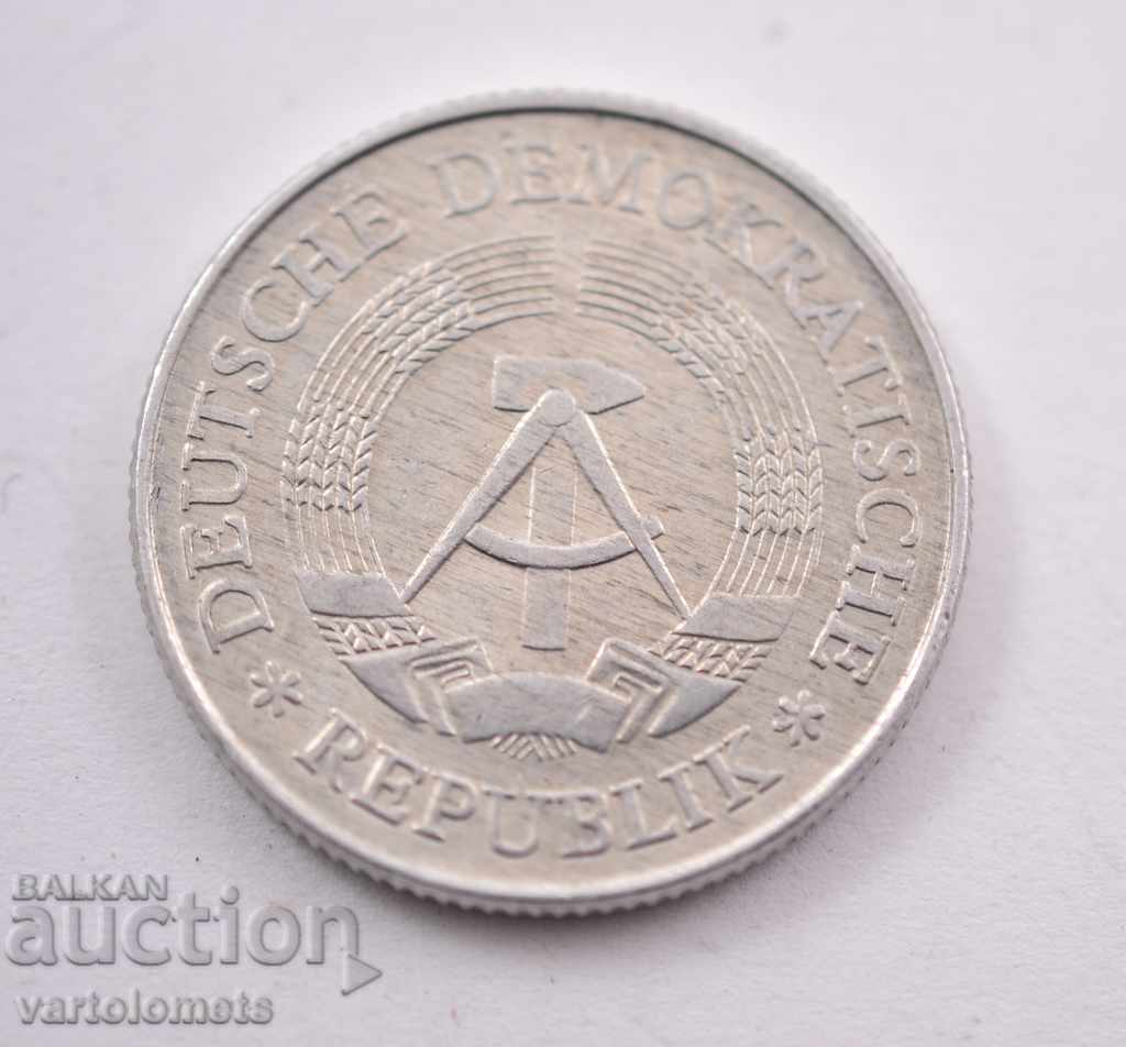 2 Timbre 1977 - RDG, DDR cu preț € 1.00 | 1.96 BGN