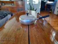 caserolă veche, tigaie