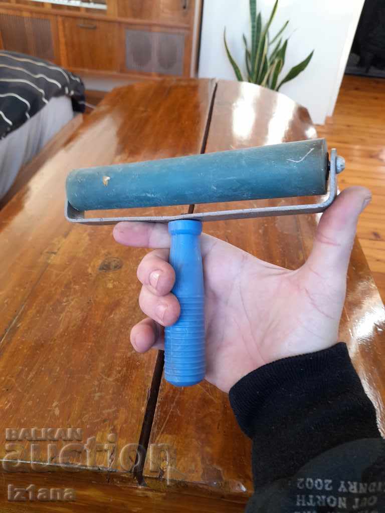Auction Old roller for gluing Auction Old roller for gluing