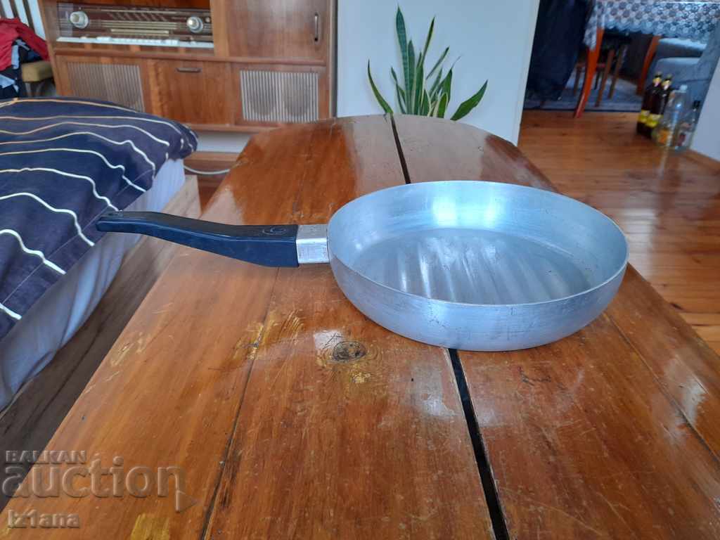 Παλιό ταψί αλουμινίου Παλιό ταψί αλουμινίου