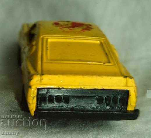 Delivery of Old stroller model # 8104, metal and plastic Delivery of Old stroller model # 8104, metal and plastic