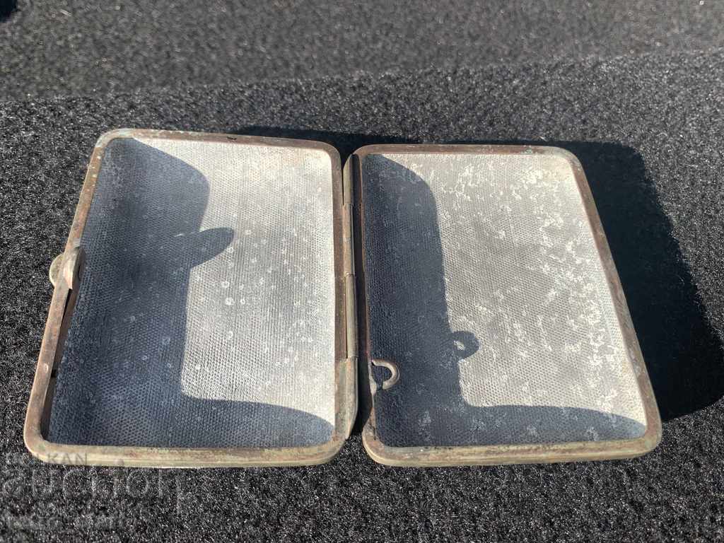 Auction Old cigarette case, aluminum. Auction Old cigarette case, aluminum.