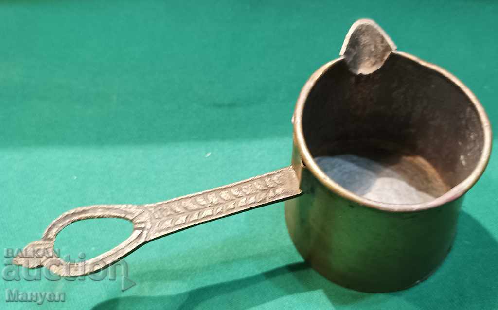 I am selling an old and interesting pot with price 24.00 BGN | € 12.27 I am selling an old and interesting pot with price 24.00 BGN | € 12.27