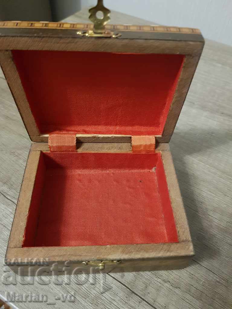Old wooden jewelry box - 6 Old wooden jewelry box - 6