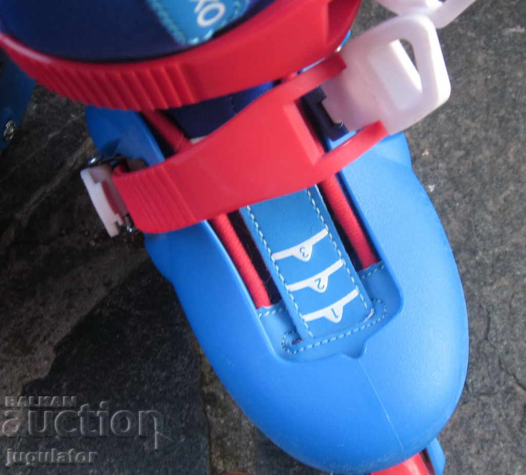 Delivery of unused brand new children's roller skates oxelo Delivery of unused brand new children's roller skates oxelo