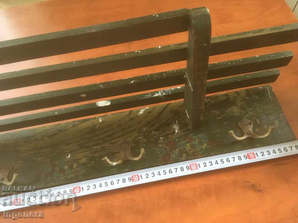 HANGER HANGER 4 PAIRS ANTIQUE WOOD BRASS with price 18.00 BGN | € 9.20 HANGER HANGER 4 PAIRS ANTIQUE WOOD BRASS with price 18.00 BGN | € 9.20