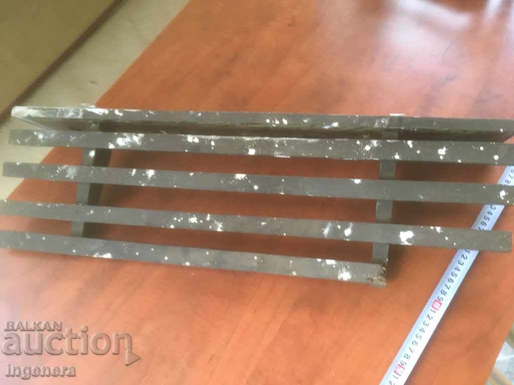 HANGER HANGER 4 PAIRS ANTIQUE WOOD BRASS - 5 HANGER HANGER 4 PAIRS ANTIQUE WOOD BRASS - 5