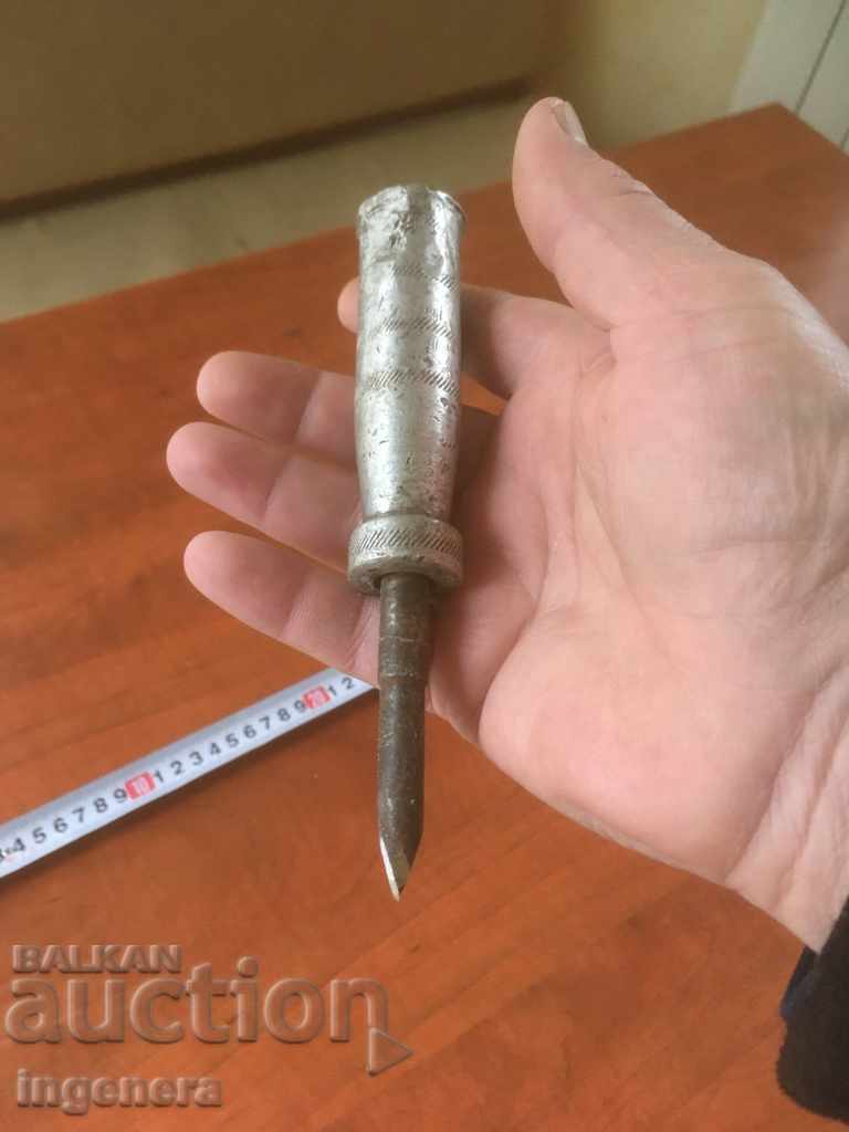 SCREWDRIVER A STRONG AND STRONG TOOL - 5 SCREWDRIVER A STRONG AND STRONG TOOL - 5