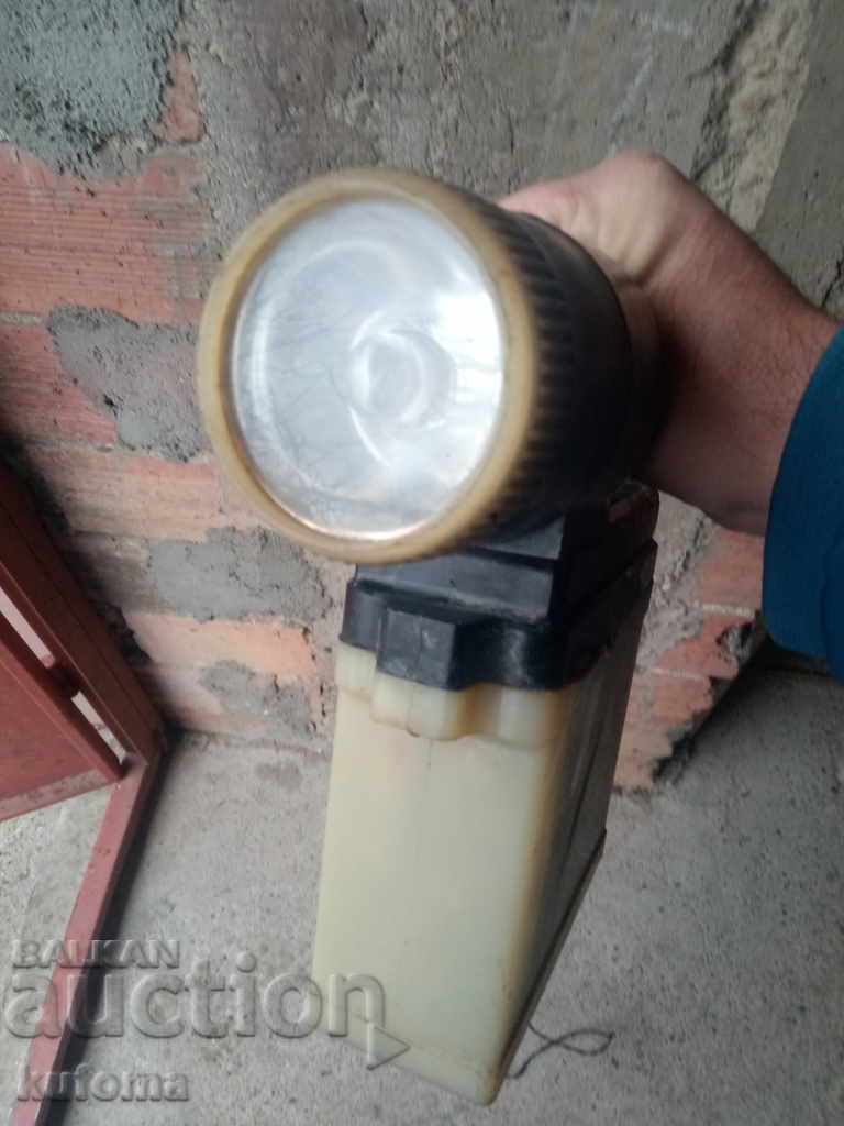 Livrarea Veche lampă reîncărcabilă rusească PHAR-3 Livrarea Veche lampă reîncărcabilă rusească PHAR-3