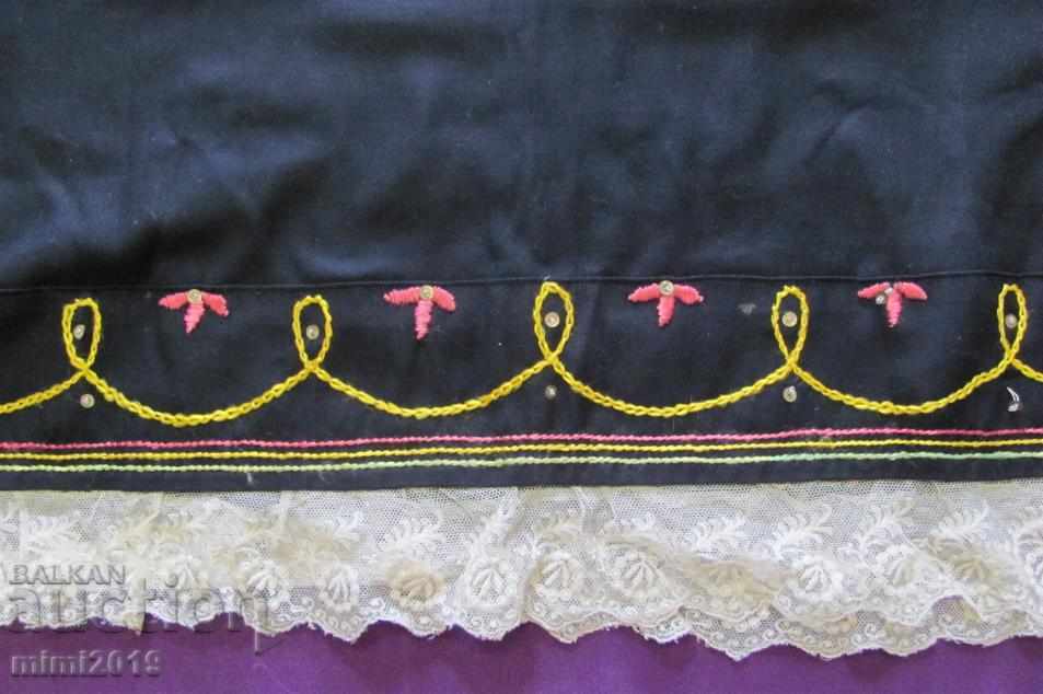 Delivery of 19th Century Folk Art Women's Costume Hand Embroidery Delivery of 19th Century Folk Art Women's Costume Hand Embroidery