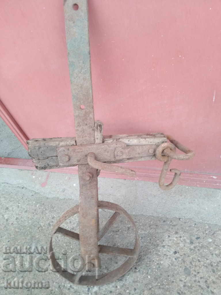 An old iron wheel with price 34.99 BGN | € 17.89 An old iron wheel with price 34.99 BGN | € 17.89