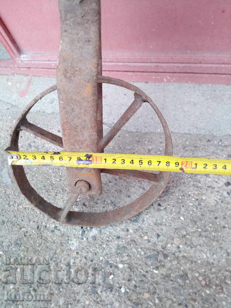 Delivery of An old iron wheel Delivery of An old iron wheel