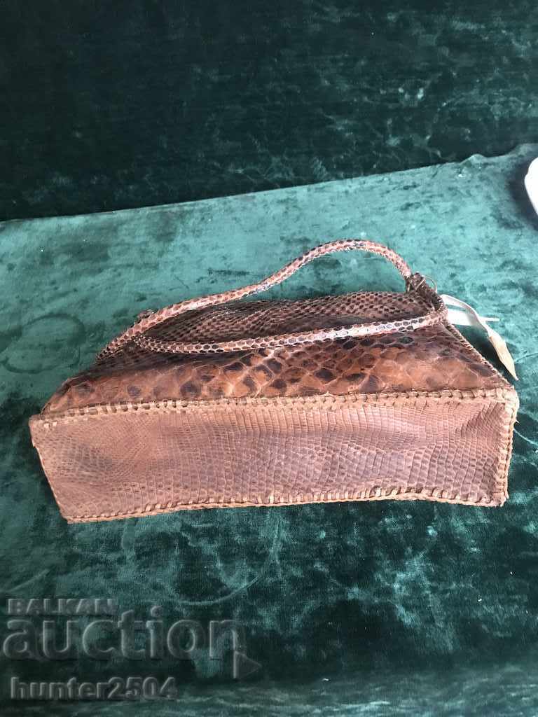 Women's bag, genuine leather with price 54.95 BGN | € 28.10 Women's bag, genuine leather with price 54.95 BGN | € 28.10