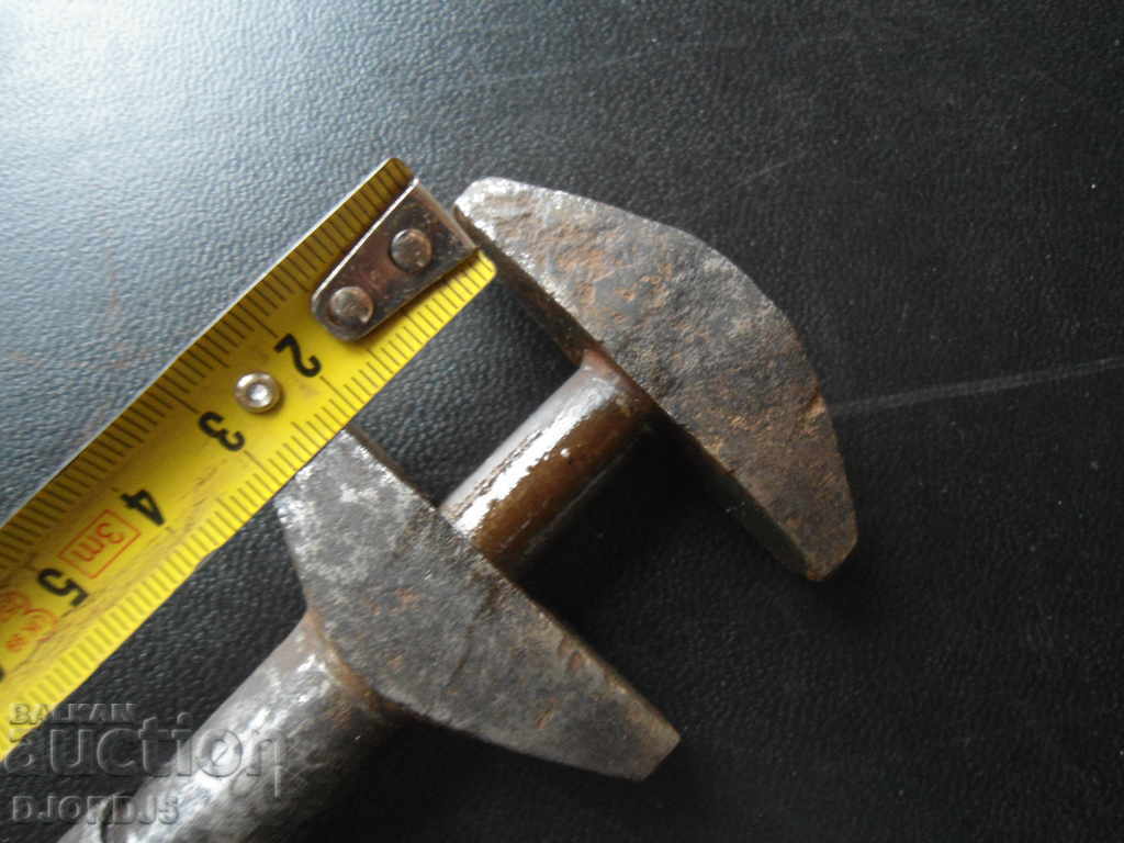 Auction Old sliding key, marking Auction Old sliding key, marking