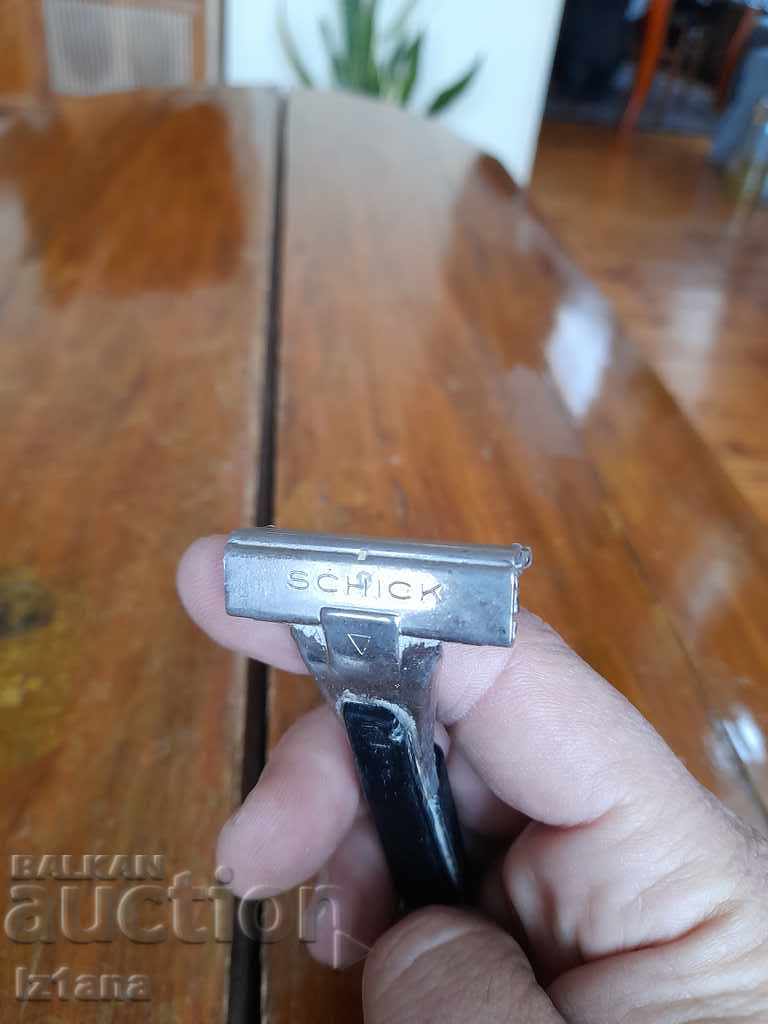 Auction Old SCHICK razor Auction Old SCHICK razor