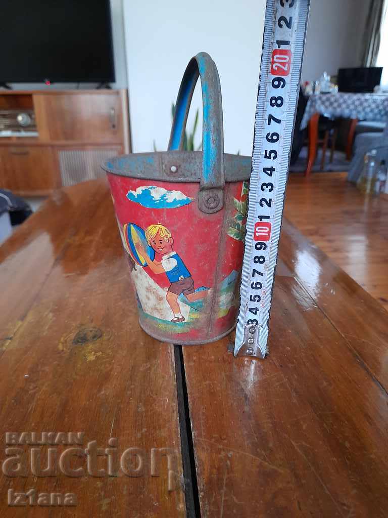 Delivery of Old baby bucket, a bucket Delivery of Old baby bucket, a bucket