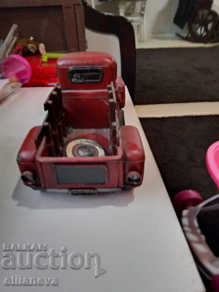 Auction metal retro car L300mm Auction metal retro car L300mm