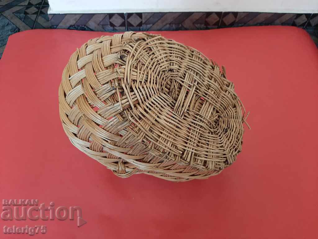 Delivery of Old Retro Wicker / Willow Wooden Basket from the 1940s Delivery of Old Retro Wicker / Willow Wooden Basket from the 1940s