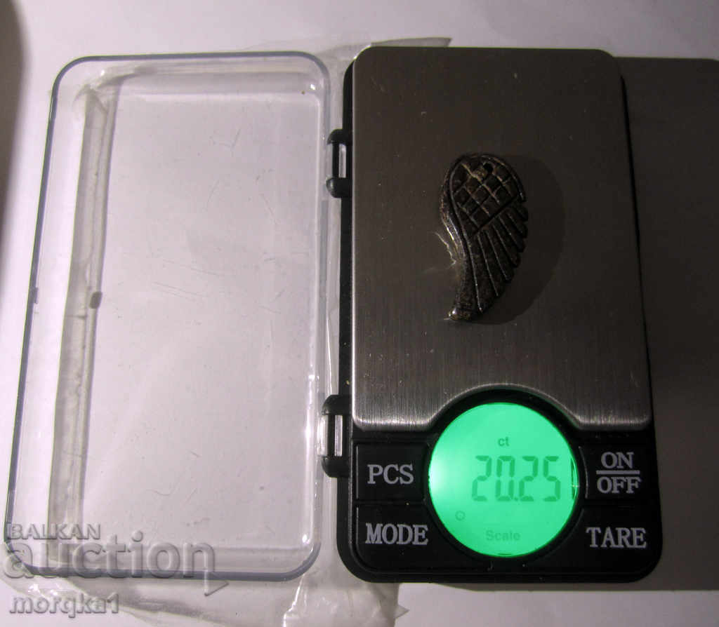 Wing Wing Locket Natural Bronze 20.25 Carat India - 7