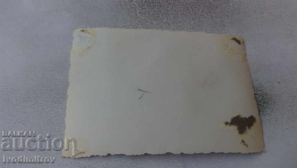 Φωτογραφία Σοφία Γυναίκα με τον γιο της σε μια βόλτα με τιμή 3.45 BGN | € 1.76