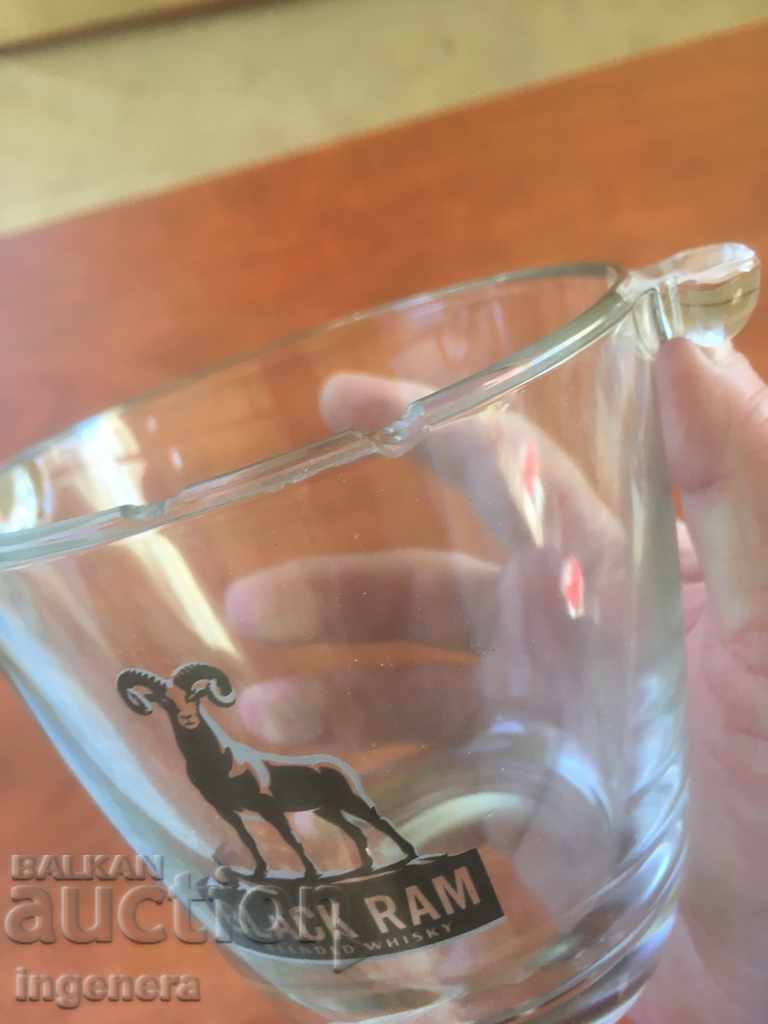 Licitație TRIBUNAL DE GHEAȚĂ PENTRU CUPA PUBLICITĂȚĂ DE GEACĂ Licitație TRIBUNAL DE GHEAȚĂ PENTRU CUPA PUBLICITĂȚĂ DE GEACĂ