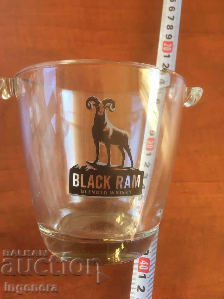 Livrarea TRIBUNAL DE GHEAȚĂ PENTRU CUPA PUBLICITĂȚĂ DE GEACĂ Livrarea TRIBUNAL DE GHEAȚĂ PENTRU CUPA PUBLICITĂȚĂ DE GEACĂ