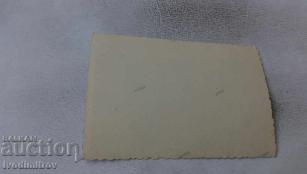 Φωτογραφική εταιρεία στη βεράντα με τιμή 2.35 BGN | € 1.20 Φωτογραφική εταιρεία στη βεράντα με τιμή 2.35 BGN | € 1.20