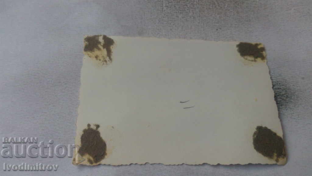 Снимка Две момчета на ретро велосипед с цена 2.65 лв. | € 1.35 Снимка Две момчета на ретро велосипед с цена 2.65 лв. | € 1.35