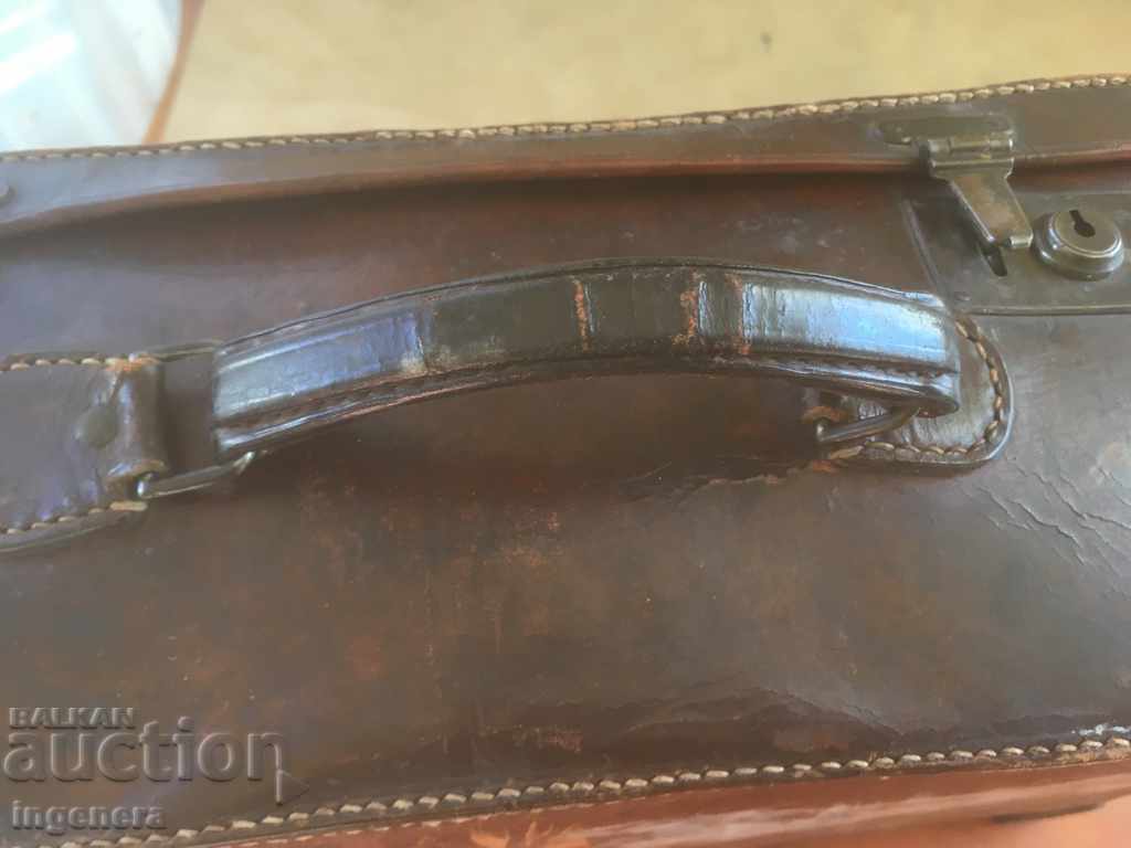 SUITCASE BAG LEATHER VEAL BOXING OLD MEDIUM SIZE - 5 SUITCASE BAG LEATHER VEAL BOXING OLD MEDIUM SIZE - 5
