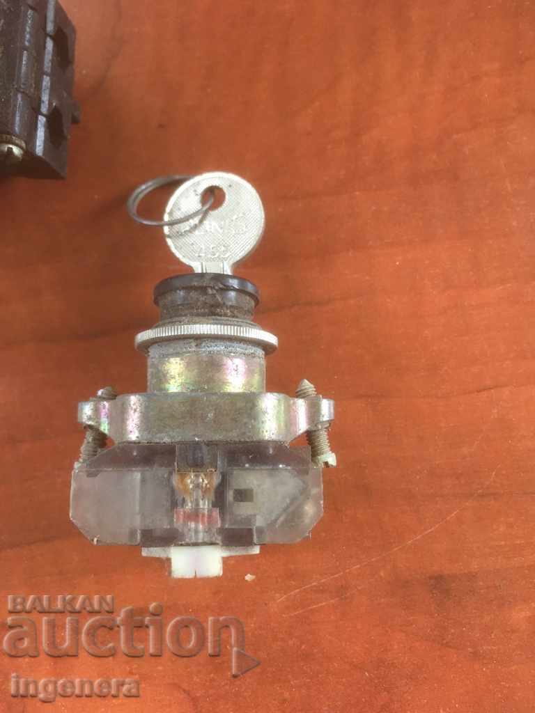 Παράδοση ΚΛΕΙΔΙ ΕΚΚΙΝΗΣΗΣ ΠΡΙΖΑ ΗΛΕΚΤΡΙΚΟΥ ΚΛΕΙΔΙΟΥ Παράδοση ΚΛΕΙΔΙ ΕΚΚΙΝΗΣΗΣ ΠΡΙΖΑ ΗΛΕΚΤΡΙΚΟΥ ΚΛΕΙΔΙΟΥ