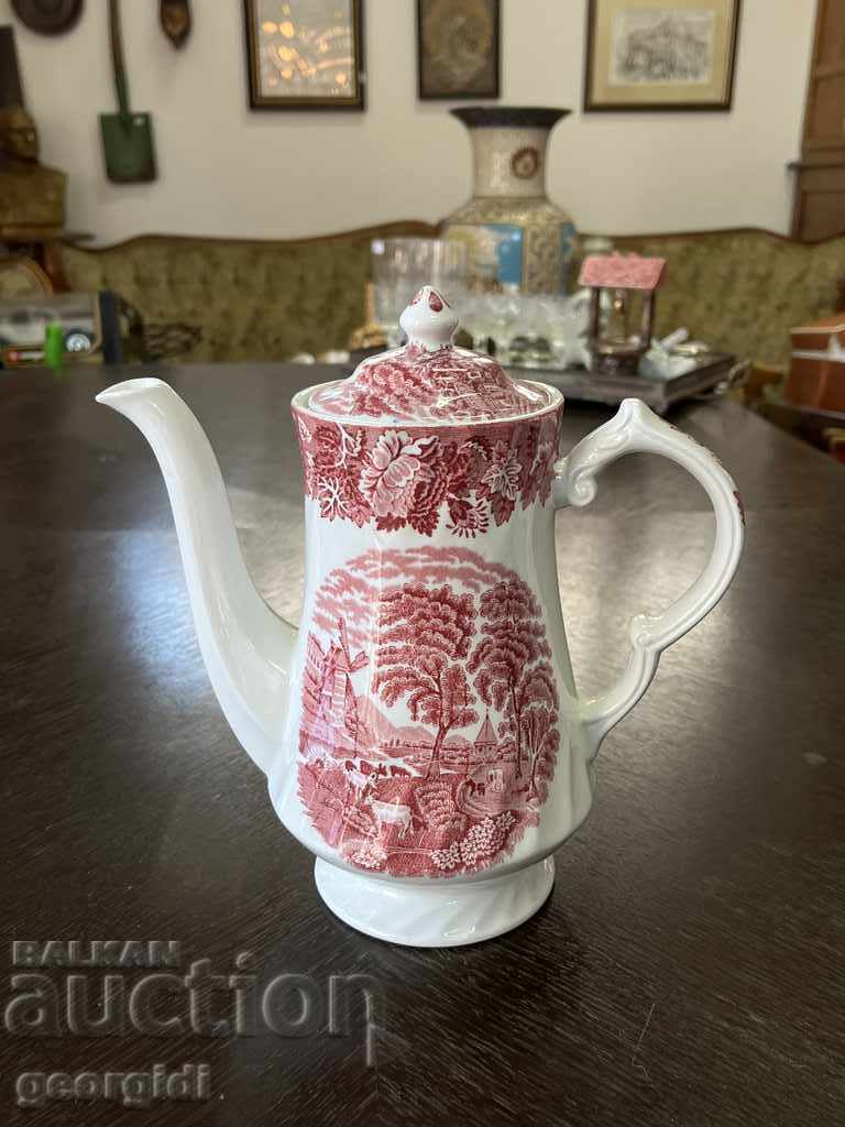 Уникално красив английски порцеланов чайник №1784