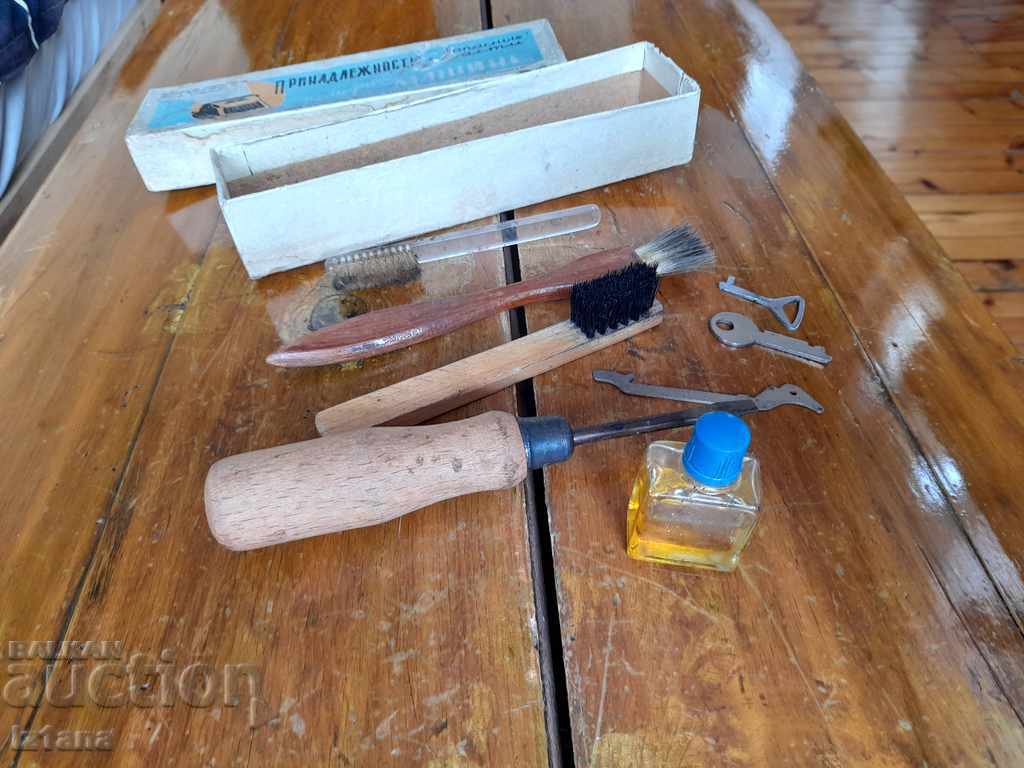 Licitație Accesorii vechi pentru mașini de scris