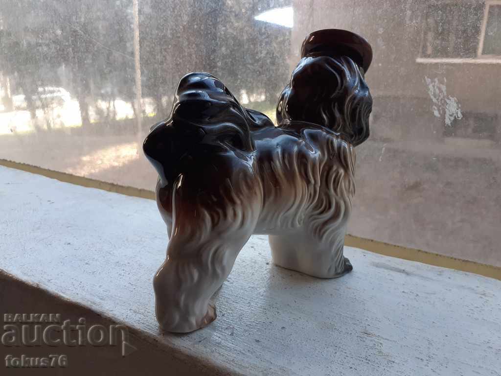 Auction Collector's porcelain figure statuette Pintado a Mano Auction Collector's porcelain figure statuette Pintado a Mano