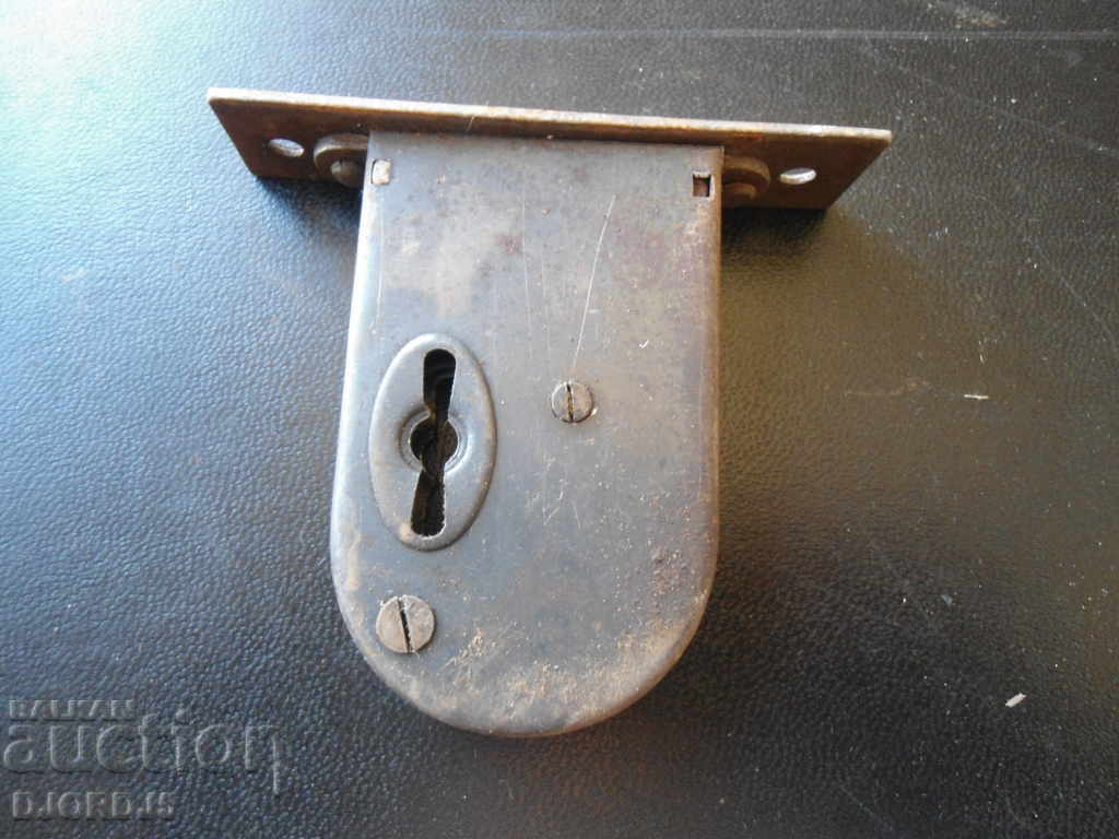 Old lock, lock with price 3.00 BGN | € 1.53 Old lock, lock with price 3.00 BGN | € 1.53