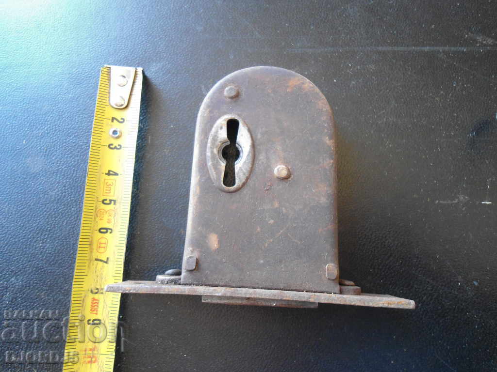 Delivery of Old lock, lock Delivery of Old lock, lock