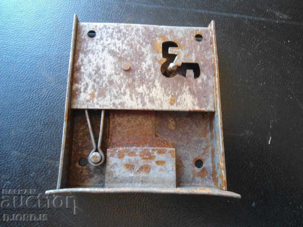 Delivery of Old lock, lock Delivery of Old lock, lock