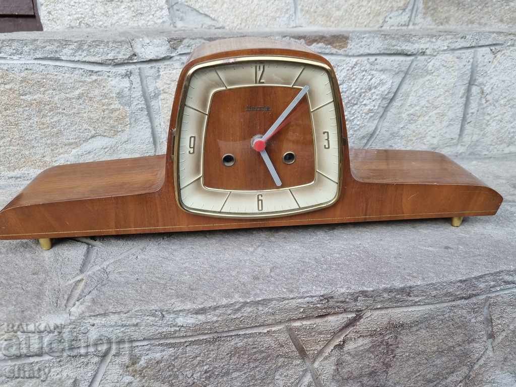 Old desktop clock